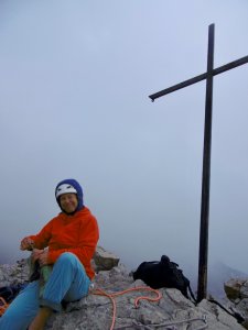 Am Gipfel vom südwestlichen Parzinnturm - der Abstieg ist im Panico nach NW beschrieben, besser nach SW abklettern bzw Abseilen (25m reicht NICHT nach NW!)